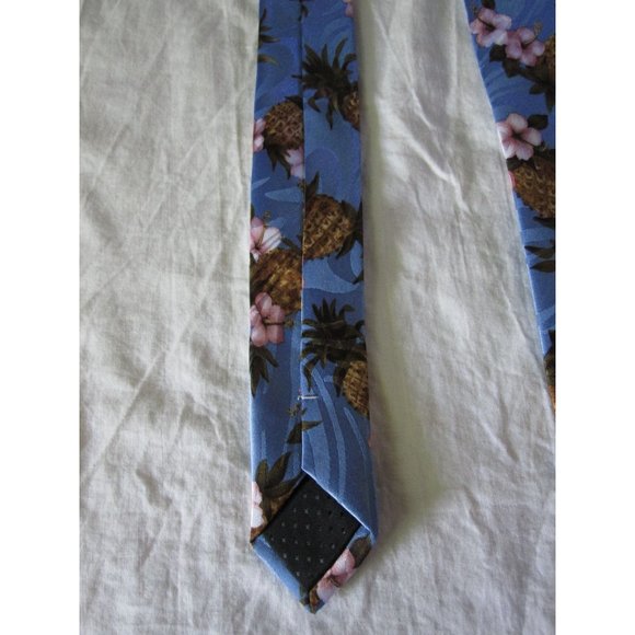 Beautiful Tropical Hawaii ALOHA Pineapple Hibiscus Hand made Neck Tie Blue - Picture 3 of 6